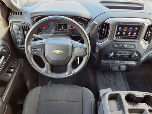 Used 2020 Chevrolet Silverado 1500 Custom w/ Custom Value Package image 5