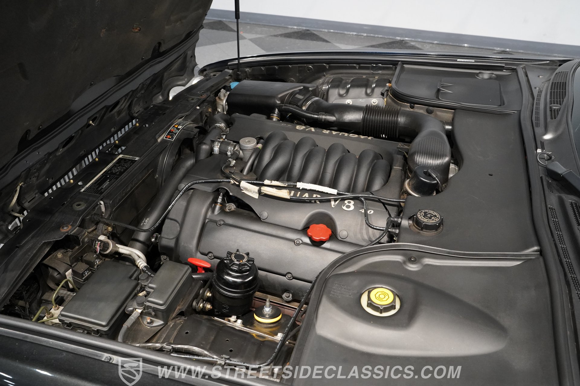 Used 1998 Jaguar XJ8 L RWD image 33