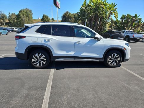 Used 2025 Volkswagen Tiguan S image 4