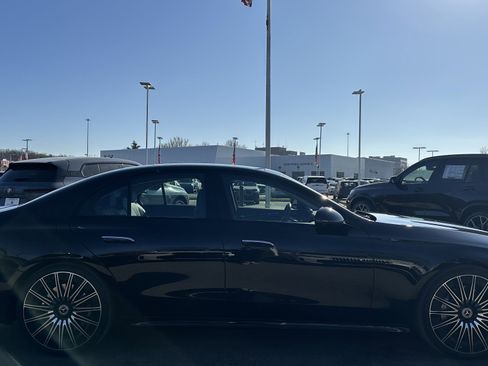 Used 2024 Mercedes-Benz E 450 4MATIC Sedan image 11