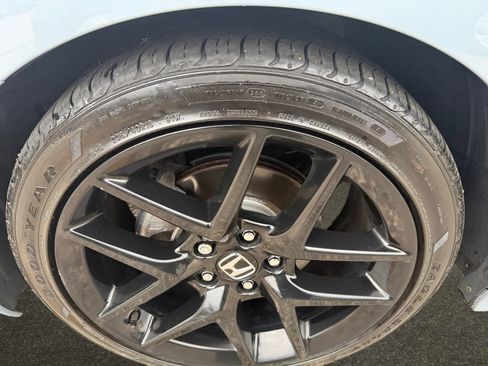 Used 2023 Honda Civic Sport image 8