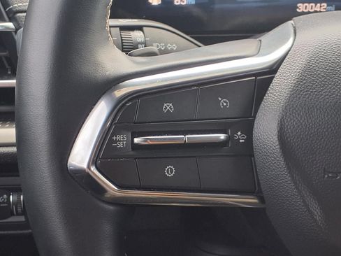 Used 2025 Chevrolet Traverse LT w/ LPO, Floor Liner Package FWD image 14