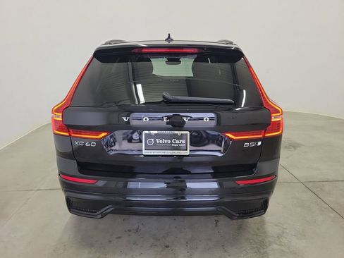 Used 2023 Volvo XC60 B5 Plus image 6