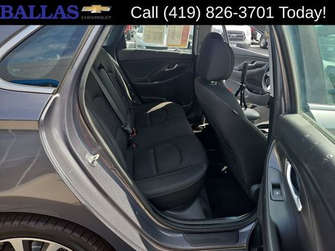 Used 2019 Hyundai Elantra GT FWD image 22