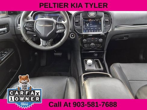 Used 2018 Chrysler 300 S w/ 300S Premium Group RWD image 32