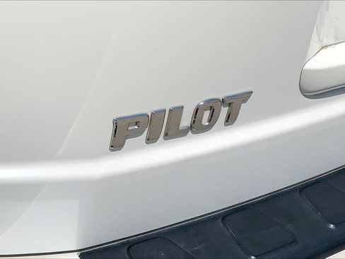 Used 2014 Honda Pilot Touring image 10