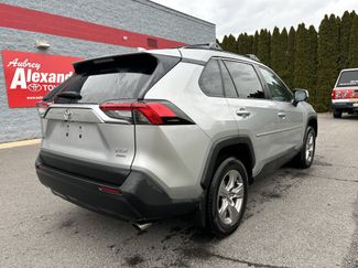 Used 2022 Toyota RAV4 XLE video 3