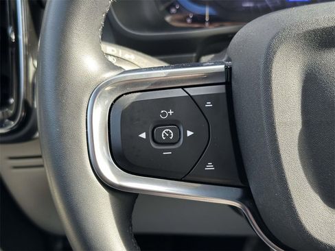 Used 2024 Volvo XC40 B5 Plus w/ Protection Package Premier image 9