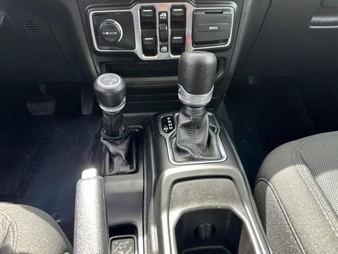 Used 2023 Jeep Wrangler Unlimited w/ Cold Weather Group AWD/4WD image 25