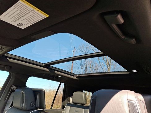 Used 2021 Cadillac Escalade Sport image 12