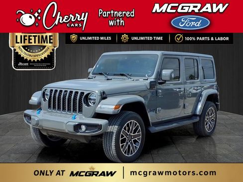 Used 2022 Jeep Wrangler Unlimited Sahara AWD/4WD image 1