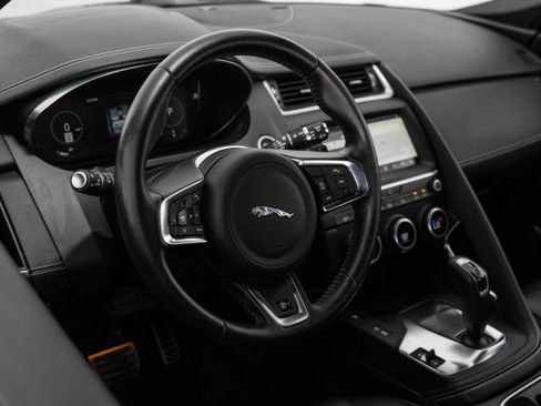 Used 2019 Jaguar E-PACE R-Dynamic SE image 12