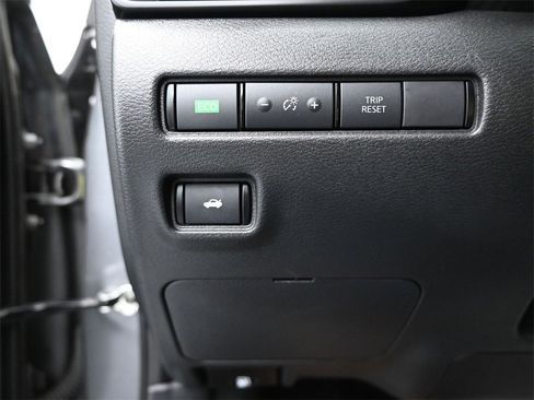 Used 2024 Nissan Sentra S image 27