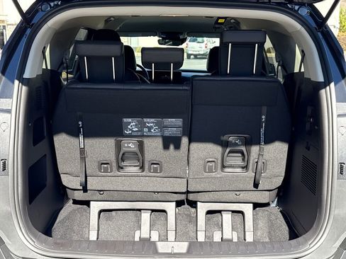 New 2026 Kia Carnival LXS image 17