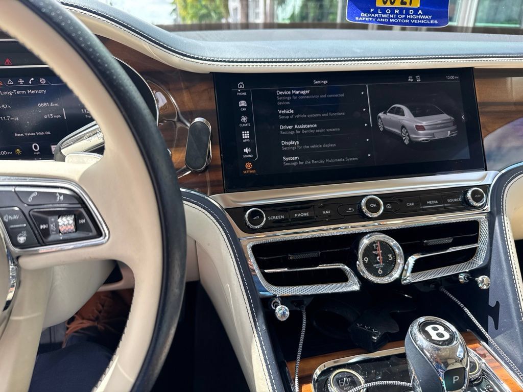 Used 2021 Bentley Flying Spur W12 AWD/4WD image 4