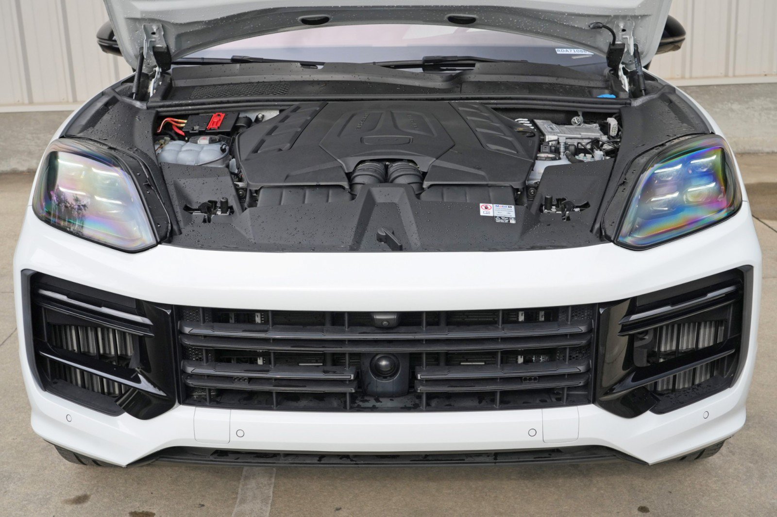 Used 2024 Porsche Cayenne Turbo AWD/4WD image 8