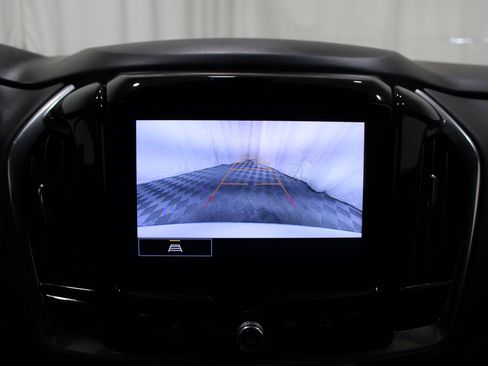 Used 2022 Chevrolet Traverse LT FWD image 17