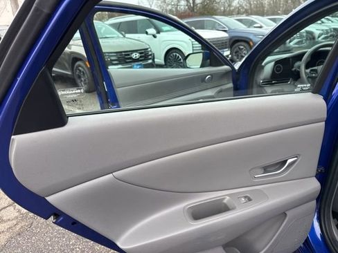 Certified 2023 Hyundai Elantra SEL w/ Convenience Package image 33