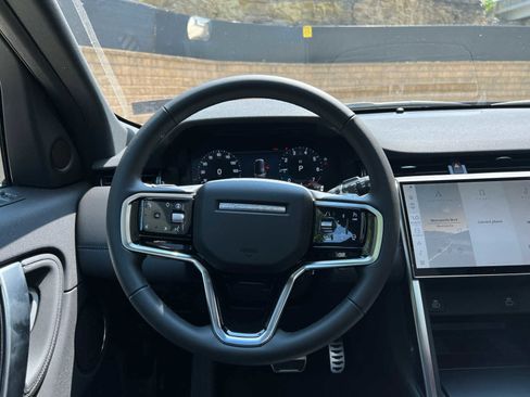 Certified 2025 Land Rover Discovery Sport Dynamic SE image 10
