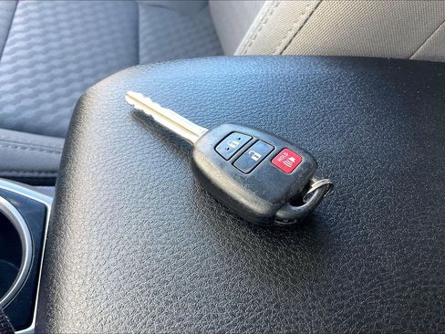 Used 2022 Toyota Tacoma SR5 image 14