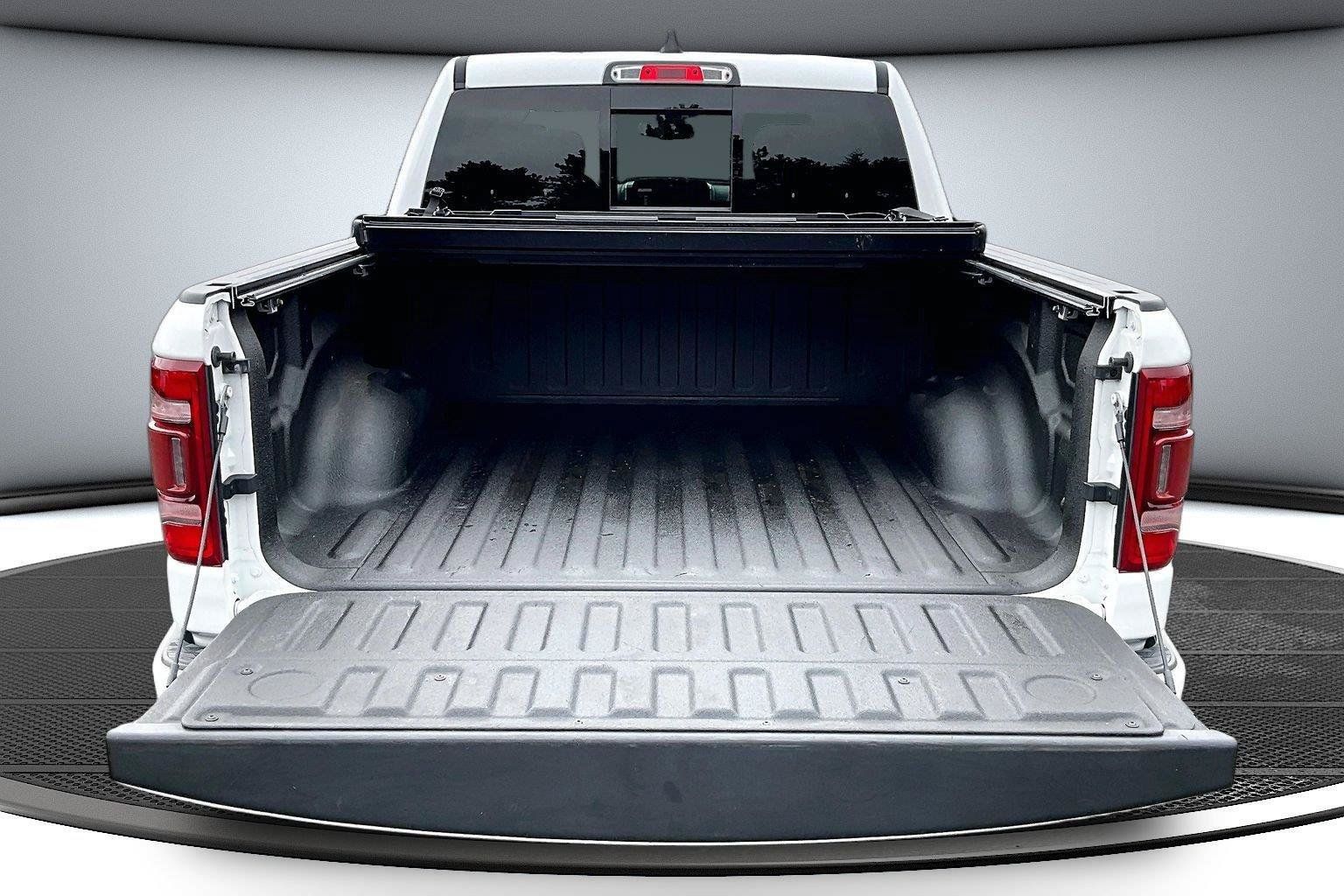 Used 2020 RAM 1500 Laramie w/ Sport Appearance Package AWD/4WD image 8