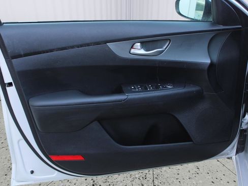 Used 2020 Kia Forte LXS FWD image 42