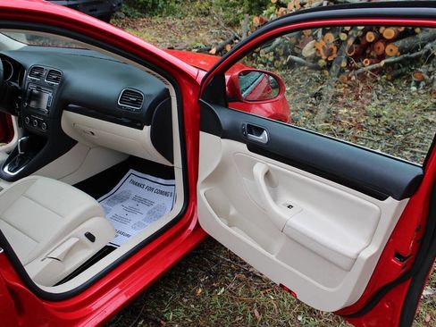 Used 2013 Volkswagen Jetta SE image 38