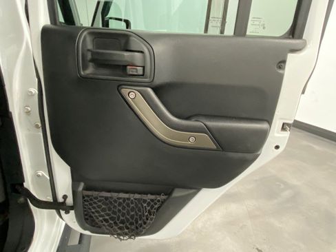 Used 2018 Jeep Wrangler Unlimited Sport AWD/4WD image 37