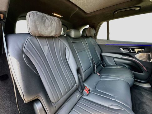 Used 2023 Mercedes-Benz EQS 580 4MATIC SUV w/ Acoustic Comfort Package image 29