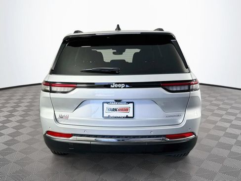 Certified 2024 Jeep Grand Cherokee Limited AWD/4WD image 10