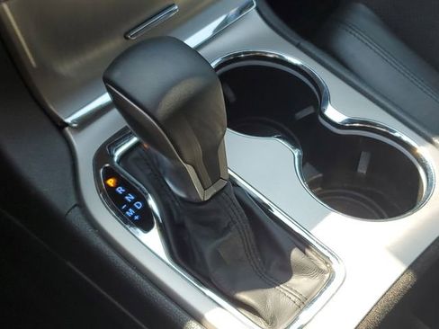 Used 2019 Jeep Grand Cherokee Altitude AWD/4WD image 32