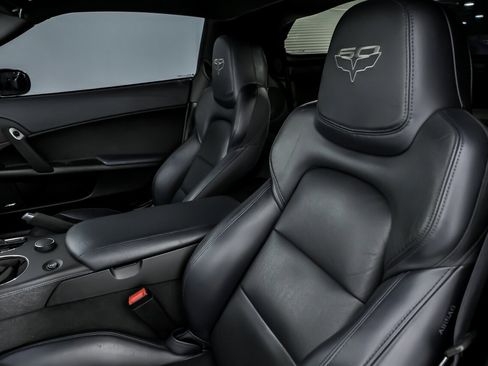 Used 2015 Chevrolet Corvette Stingray Coupe w/ 2LT Preferred Equipment Group image 26