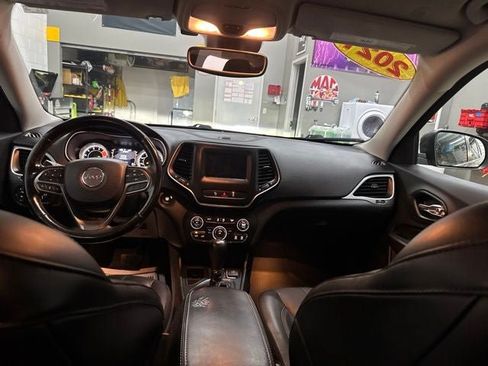 Used 2021 Jeep Cherokee Latitude Lux FWD image 21