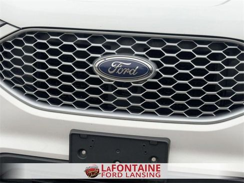 Used 2023 Ford Edge SEL image 9