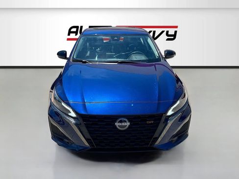 Used 2023 Nissan Altima 2.5 SR w/ SR Premium Package AWD/4WD image 2
