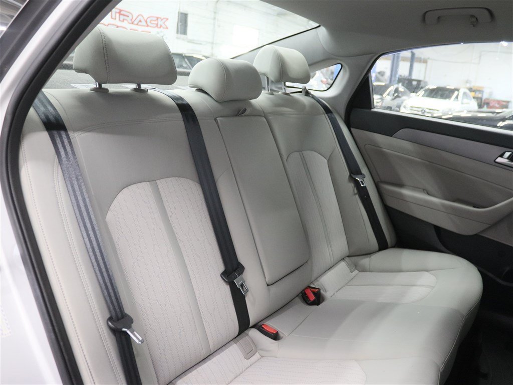 Used 2016 Hyundai Sonata SE FWD image 18