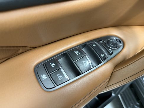 Used 2022 INFINITI QX80 Sensory w/ Cargo Package RWD image 12