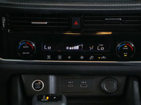 Used 2022 Nissan Rogue SV FWD image 20