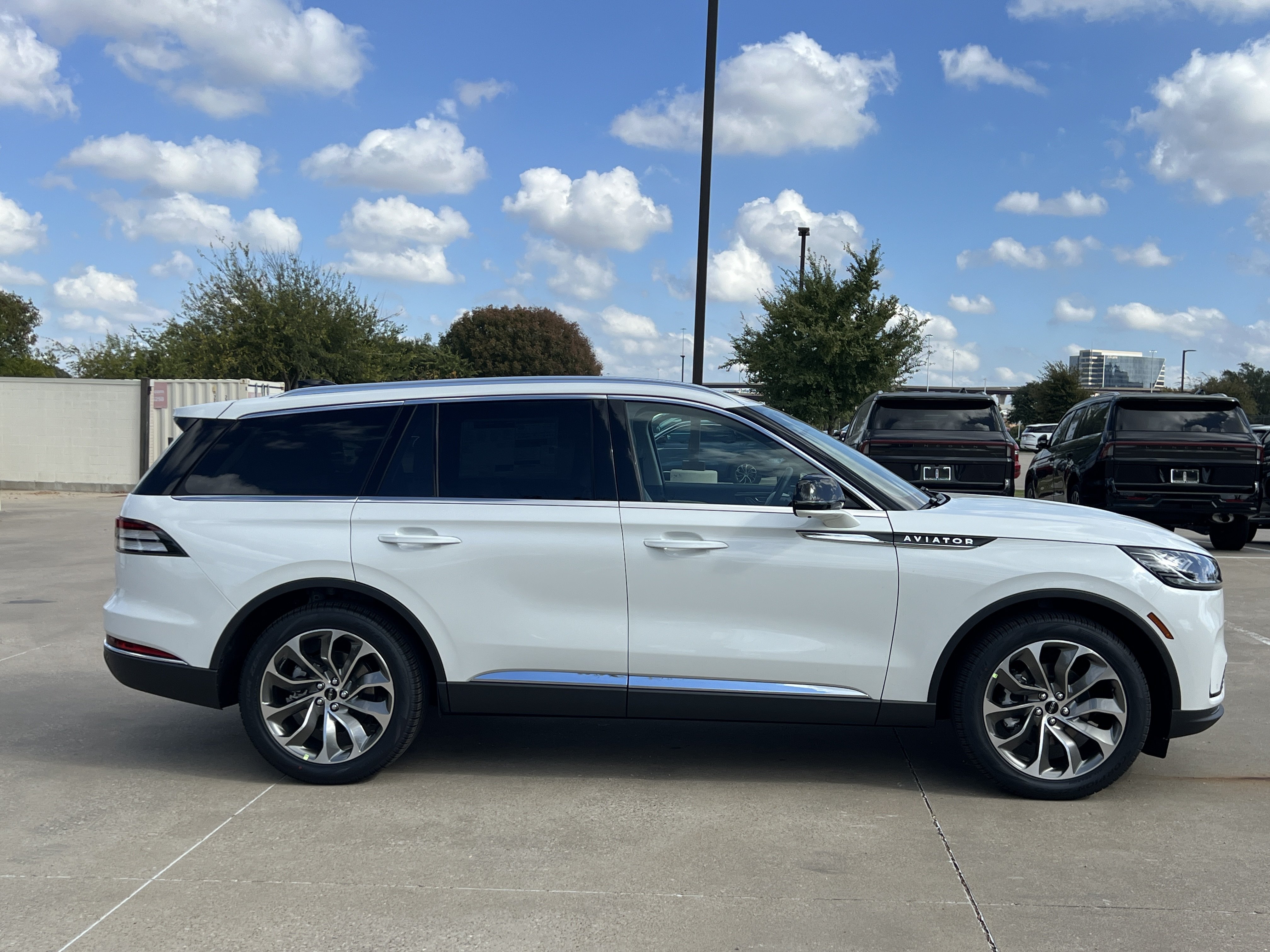 New 2027 Lincoln Aviator Reserve RWD image 10