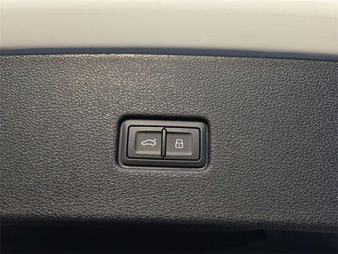 Used 2025 Audi SQ8 Premium Plus w/ S Sport Package image 13