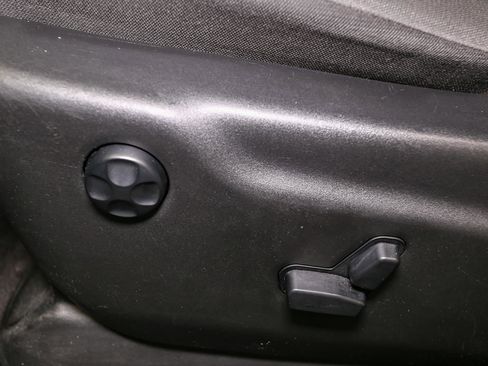 Used 2018 Jeep Grand Cherokee Laredo image 39