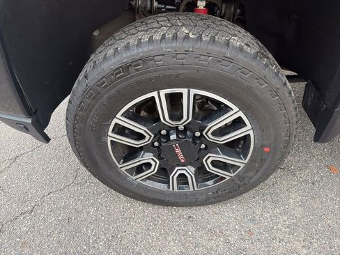 Used 2023 GMC Sierra 3500 AT4 w/ AT4 Premium Plus Package image 10
