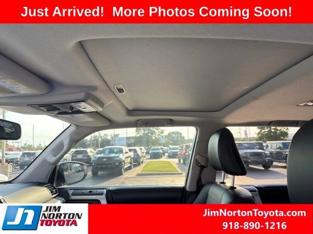 Used 2018 Toyota 4Runner SR5 Premium AWD/4WD image 11