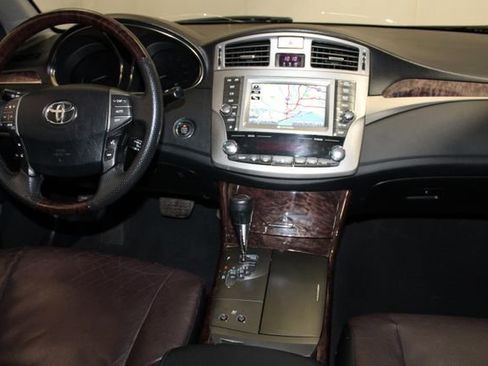 Used 2012 Toyota Avalon Limited image 18