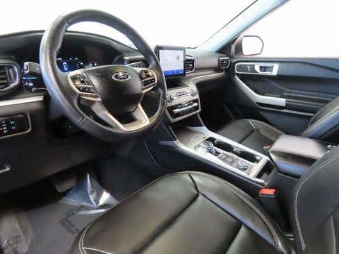 Used 2023 Ford Explorer XLT w/ Equipment Group 202A image 13