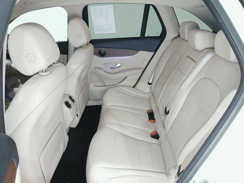 Used 2022 Mercedes-Benz GLC 300 4MATIC image 12