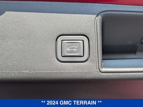 Used 2024 GMC Terrain SLE w/ Driver Convenience Package AWD/4WD image 29
