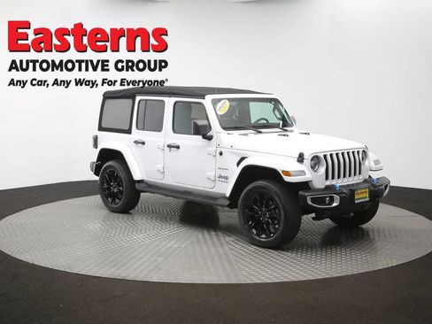 Used 2022 Jeep Wrangler Unlimited Sahara w/ Cold Weather Group AWD/4WD image 50