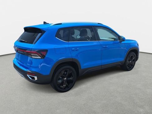 New 2026 Volkswagen Taos SE FWD image 5