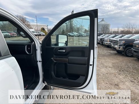 Used 2022 Chevrolet Silverado 3500 LT image 25